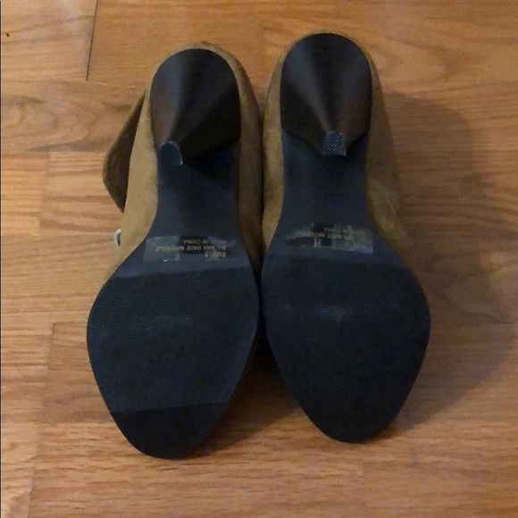 Tan booties - Picture 3 of 3